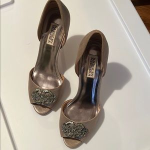 Badgley Mischka Women's Gold Peep Toe Heels